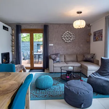 Nyaraló With Gamauf